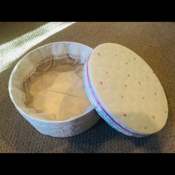 CLOSET CLEAR OUT! DONATING SOON! ❤️ Handmade quilted round storage box ❤️ - Picture 1 of 12